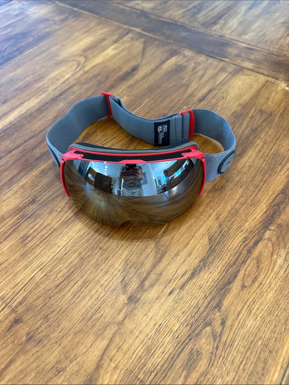 Oakley Kids Gray Strap Snow Goggles with Red Trim